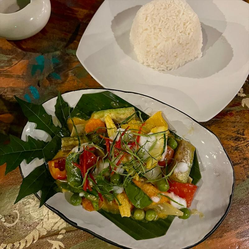Paneng Curry With Veggies And Tofu