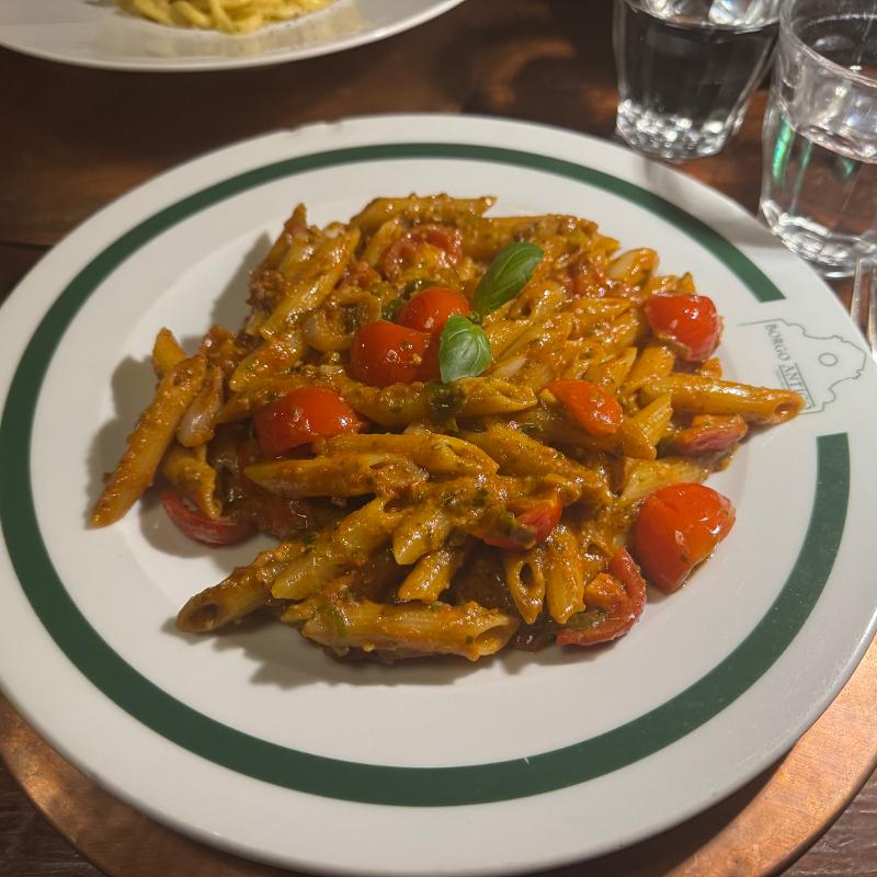 Penne Pesto, Pomodorini E Cipolline Fresche